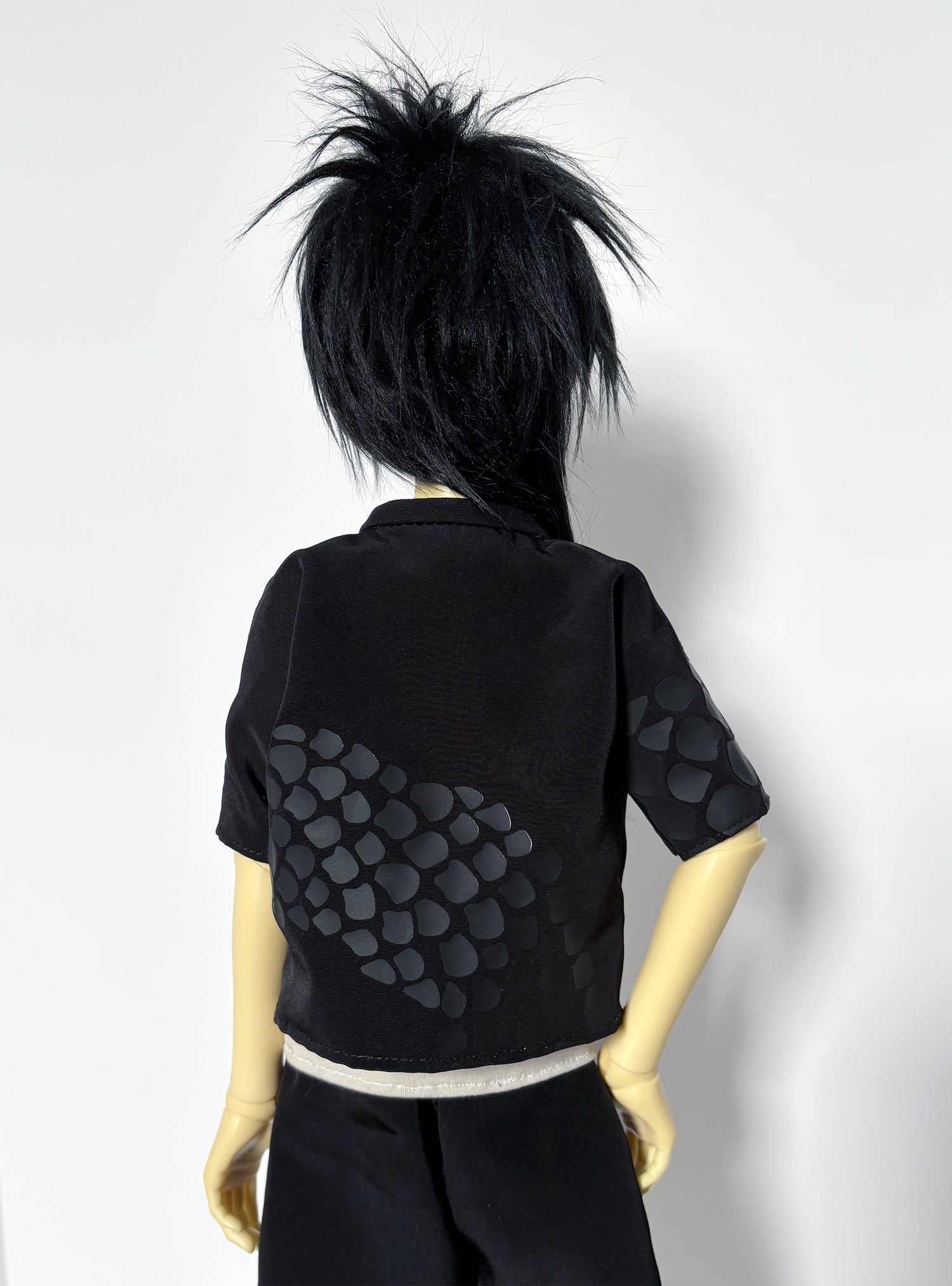 Back view of a doll wearing 60cm / SD13 BJD Black Snake Haori Jacket with textured black scale pattern sleeves